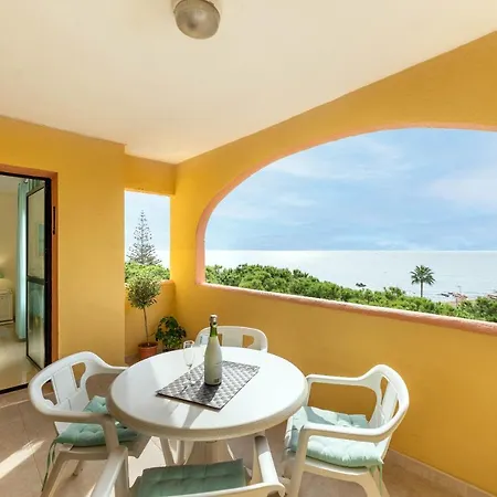 Dona Lola Sea View Apartament