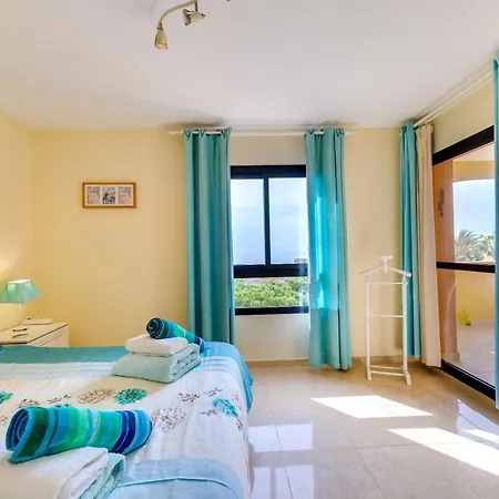 Dona Lola Sea View